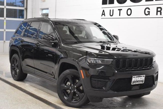 2024 Jeep Grand Cherokee Laredo SUV