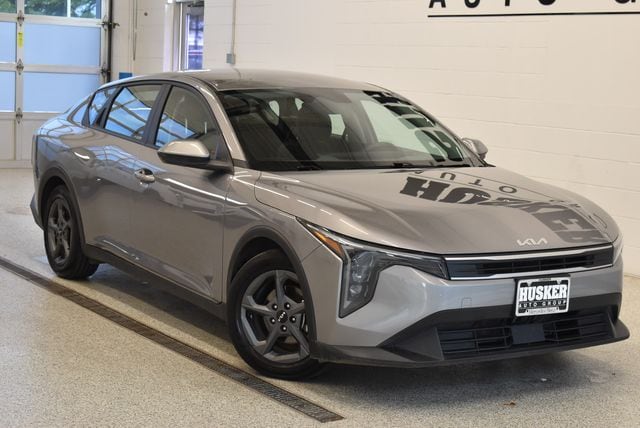 2025 Kia K4 LXS AT's photo