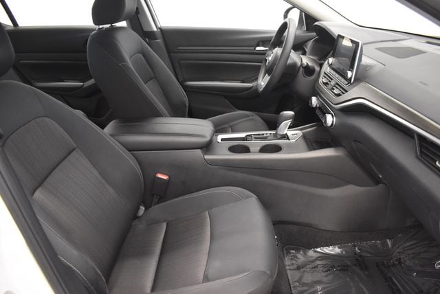 2025 Nissan Altima SV - Photo 19
