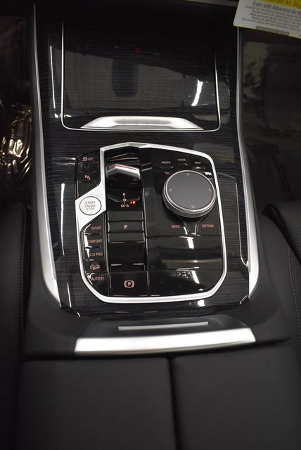 2026 BMW X5 M60i - Photo 31
