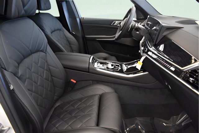 2026 BMW X5 M60i - Photo 19