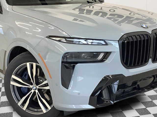 2026 BMW X7 M60i - Photo 12