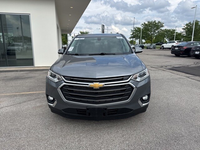 2021 Chevrolet Traverse photo 2