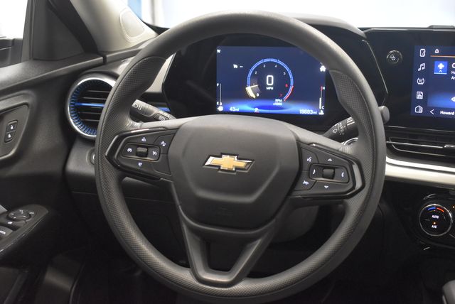2025 Chevrolet Trax LT - Photo 24