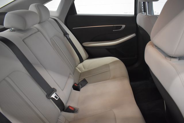 2025 Hyundai Sonata Hybrid SEL - Photo 17