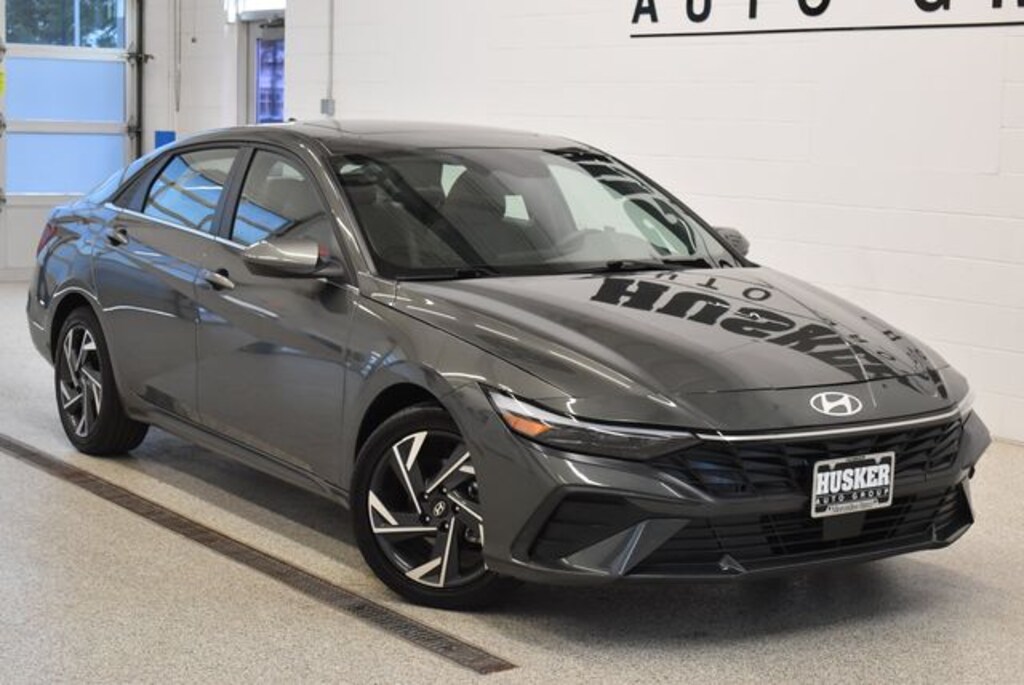 Used 2025 Hyundai Elantra SEL Convenience Sedan
