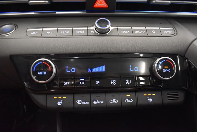 2025 Hyundai Elantra SEL - Photo 28