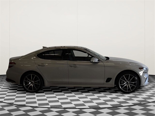 2025 Genesis G70 2.5T Sport Prestige photo 2