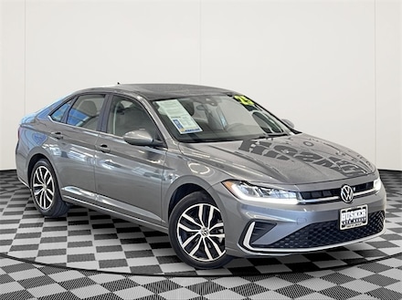 2025 Volkswagen Jetta 1.5T SE Sedan