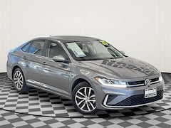 2025 Volkswagen Jetta 1.5T SE Sedan