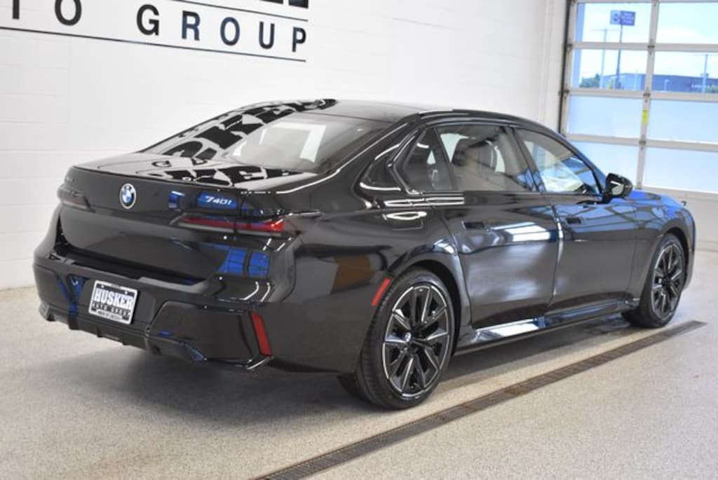 New 2026 BMW 740i xDrive Sedan