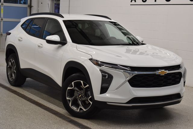 2025 Chevrolet Trax LT's photo