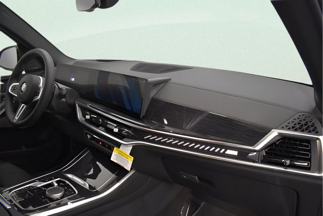 2026 BMW X5 M60i - Photo 21
