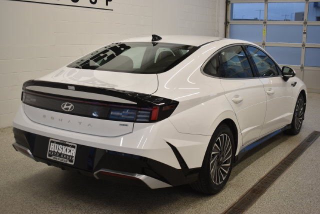 Used 2025 Hyundai Sonata Hybrid SEL Sedan