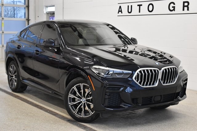 2022 BMW X6 40i's photo