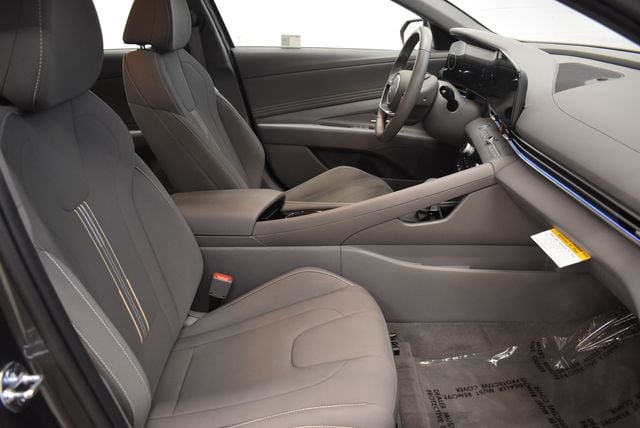 2025 Hyundai Elantra SEL - Photo 19