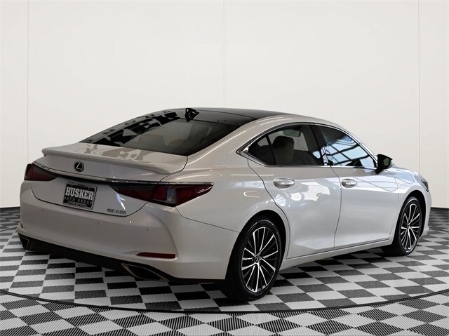 2023 Lexus ES 350 photo 4