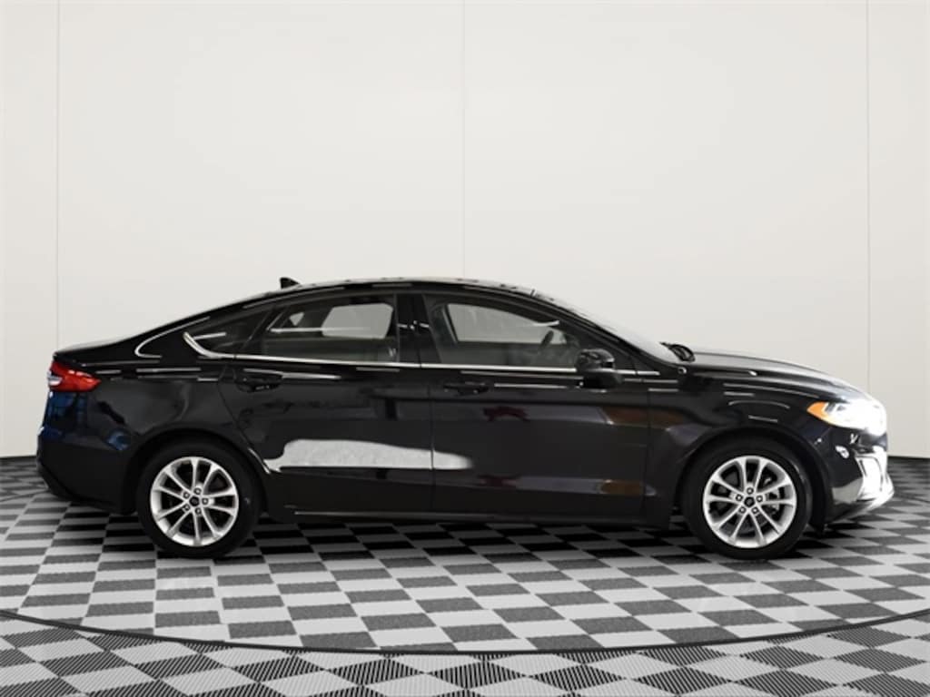Used 2020 Ford Fusion Hybrid SE Sedan