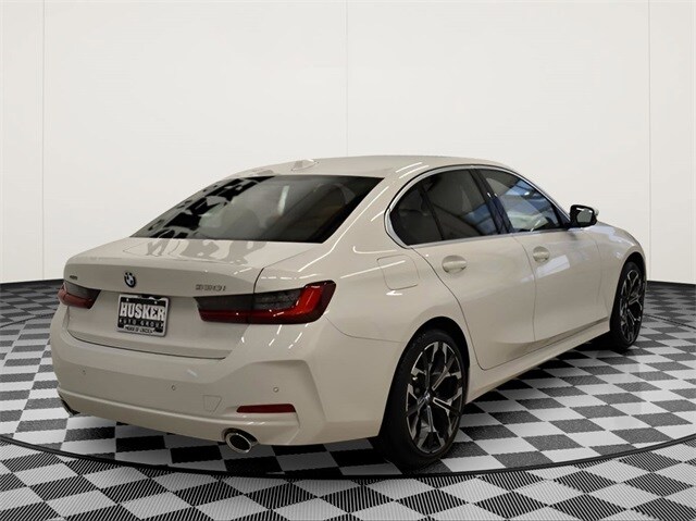 2026 Bmw 330i xDrive Sedan photo 3