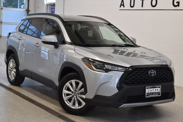 2024 Toyota Corolla Cross LE AWD's photo
