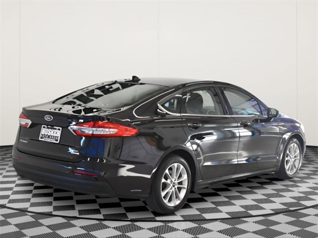 Used 2020 Ford Fusion Hybrid SE Sedan