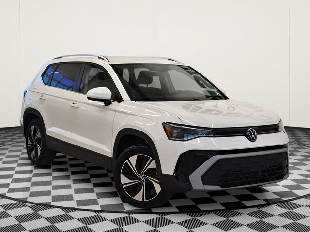 2025 Volkswagen Taos 1.5T SE 4Motion's photo