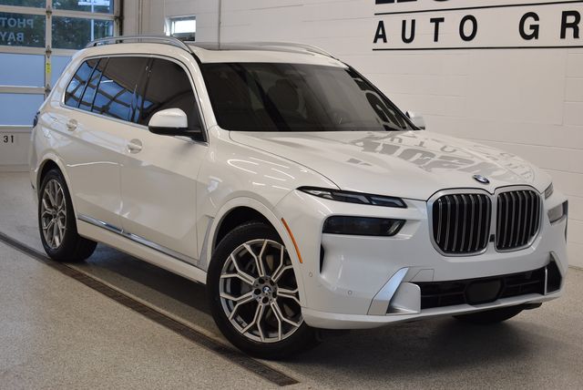 2024 BMW X7 xDrive40i's photo