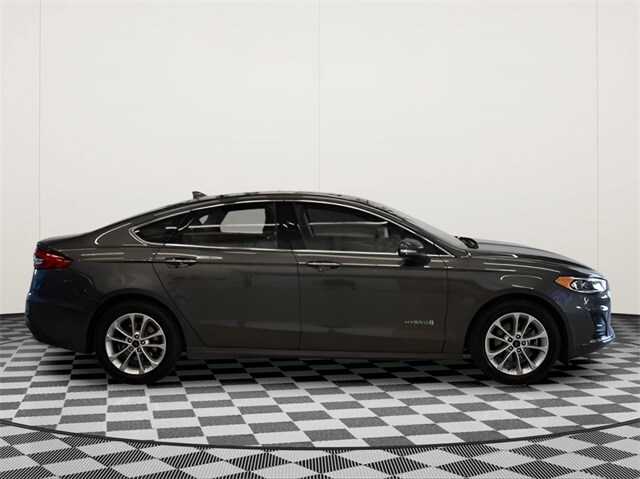 2019 Ford Fusion Hybrid SEL photo 2