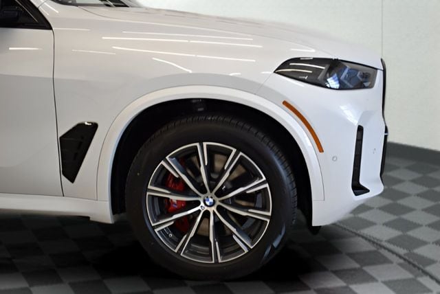 2026 BMW X5 M60i - Photo 13