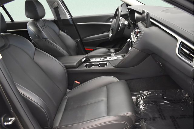 2025 GENESIS G70 Standard - Photo 19