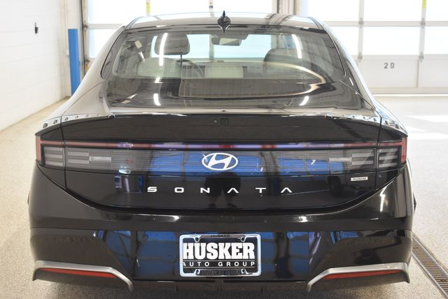 2025 Hyundai Sonata Hybrid SEL - Photo 11