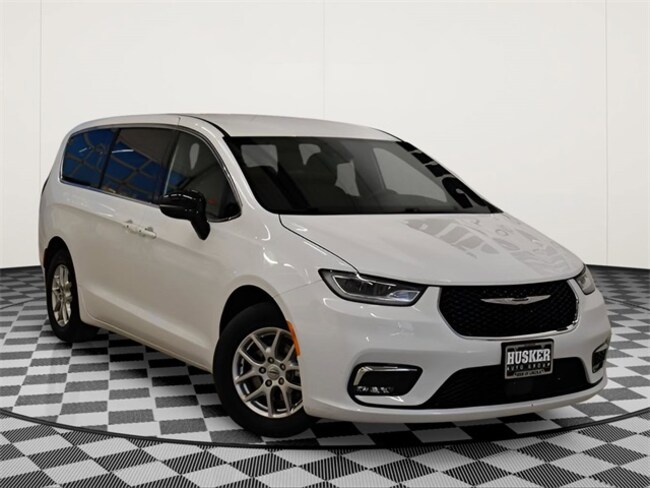 2025 Chrysler Pacifica Select Van Passenger Van