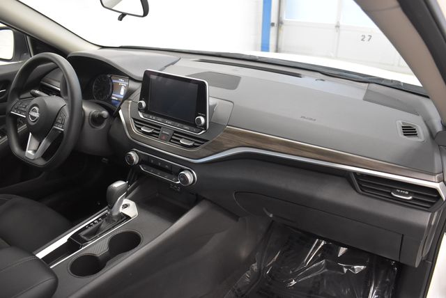 2025 Nissan Altima SV - Photo 18