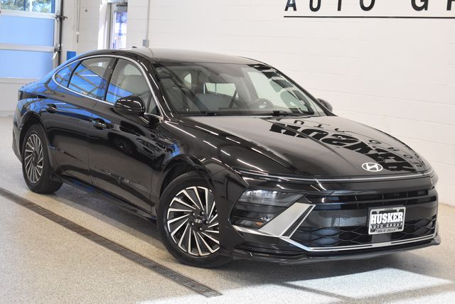2025 Hyundai Sonata Hybrid
