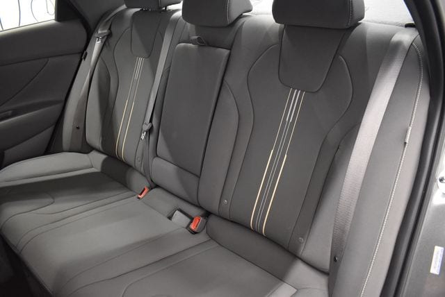 2025 Hyundai Elantra SEL - Photo 7