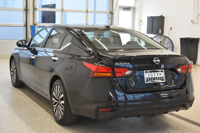 2025 Nissan Altima SV - Photo 10