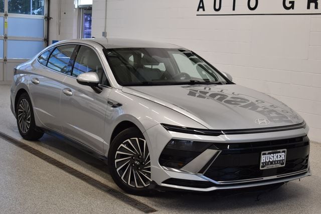 2025 Hyundai Sonata SEL's photo