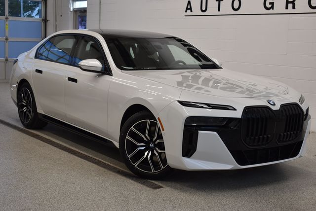 2026 BMW 7 Series 740i xDrive Sedan's photo