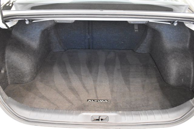2025 Nissan Altima SV - Photo 16