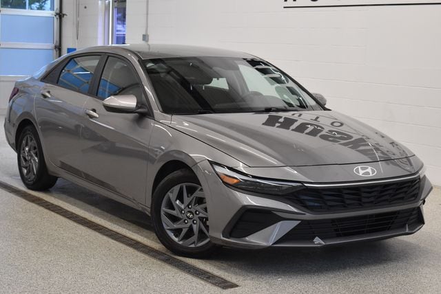 2024 Hyundai Elantra 2.0 SEL IVT's photo