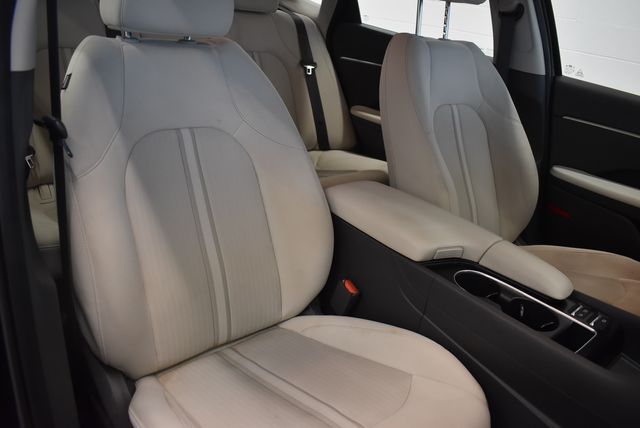 2025 Hyundai Sonata Hybrid SEL - Photo 6