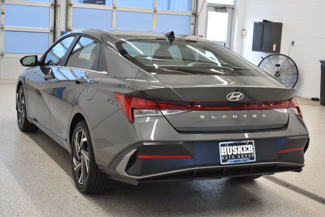 2025 Hyundai Elantra SEL - Photo 10