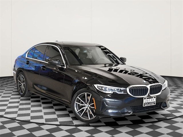 2021 BMW 3 Series 330i's photo