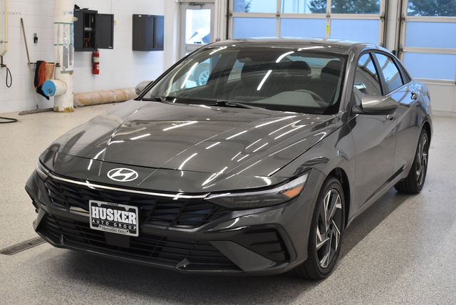 2025 Hyundai Elantra SEL - Photo 9