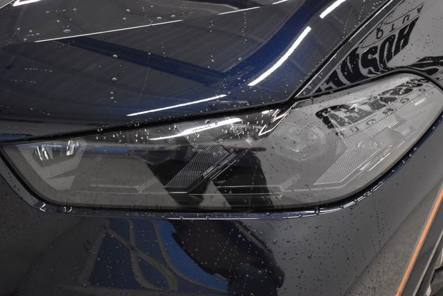 2026 BMW X5 M60i - Photo 18