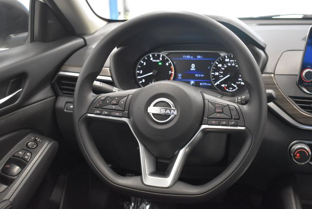 2025 Nissan Altima SV - Photo 24