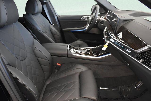 2026 BMW X5 50e - Photo 21