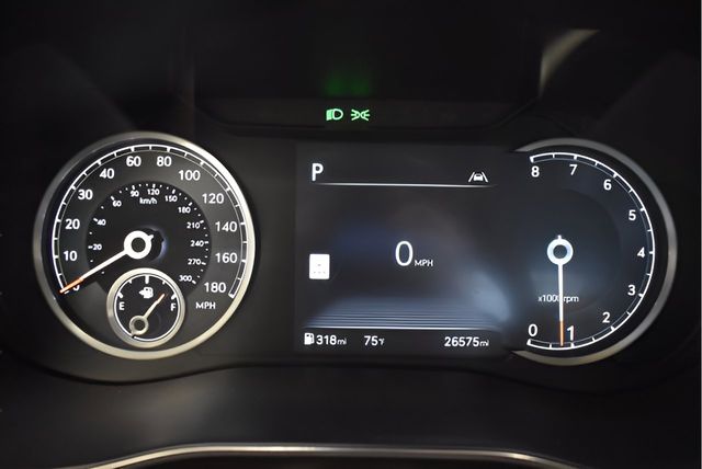 2025 GENESIS G70 Standard - Photo 25