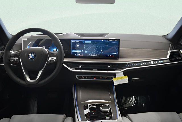 2026 BMW X5 50e - Photo 8