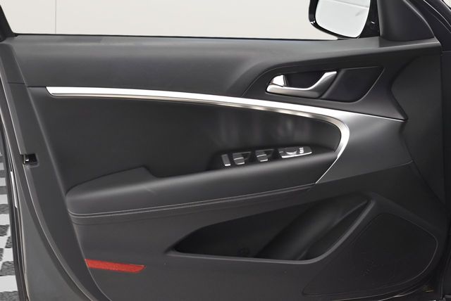 2025 GENESIS G70 Standard - Photo 20
